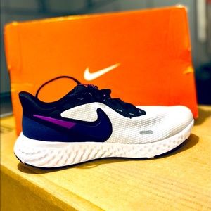 Nike Revolution 5 Women’s Shoe